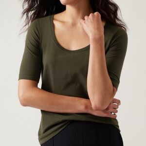 Athleta Outbound "Scoop Tee T-Shirt